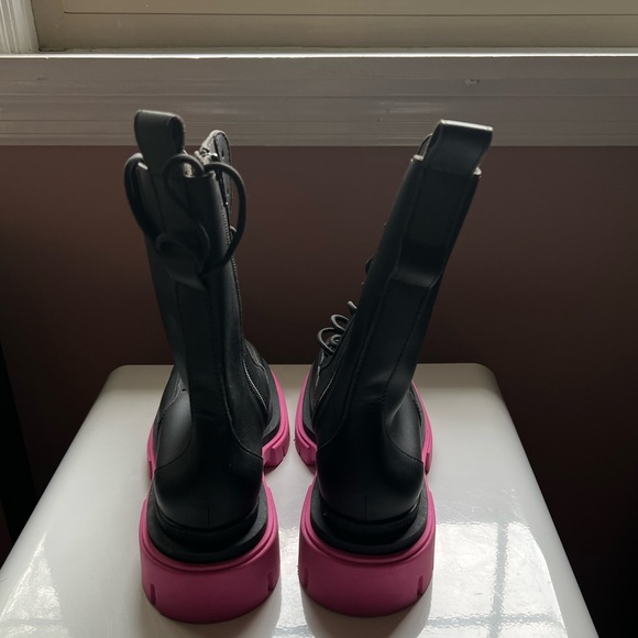 Charles and Keith Iggy Pink Sole Combat Boots Size 39 - Picture 7 of 10